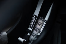 SHIRTSTUCKEDIN DRIVING FORCE FIA HARNESS